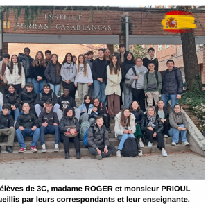 Les élèves de 3C, madame ROGER et monsieur PRIOUL accueillis par leurs correspondants et leurs enseignants.